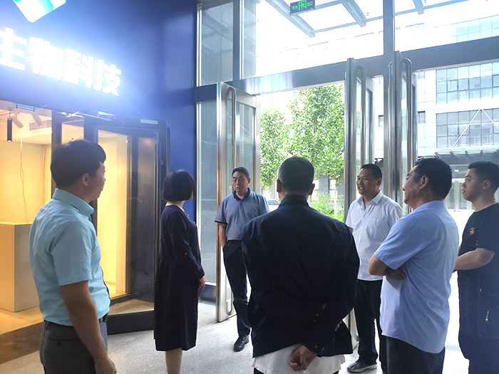 保定市高新技術(shù)開發(fā)區(qū)管理委員會(huì)副主任柏紀(jì)偉蒞臨指導(dǎo)